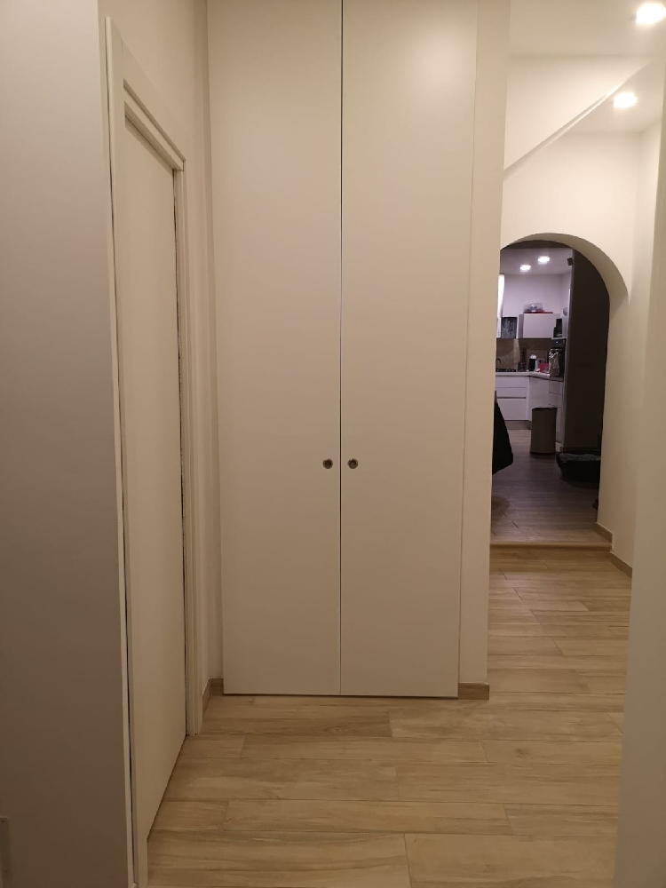 Telaio su misura per chiudere una nicchia a muro